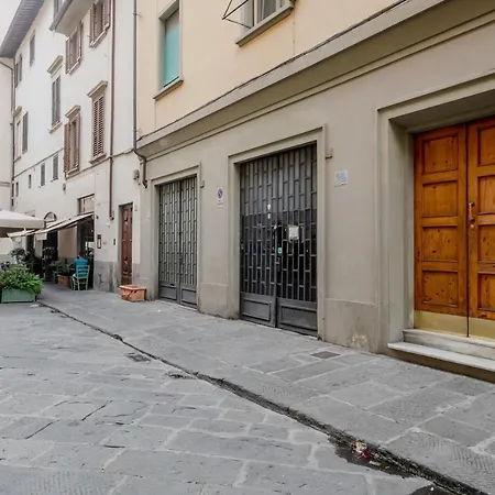 Apartment Santa Croce - Chic Retreat In The Heart Of Florence