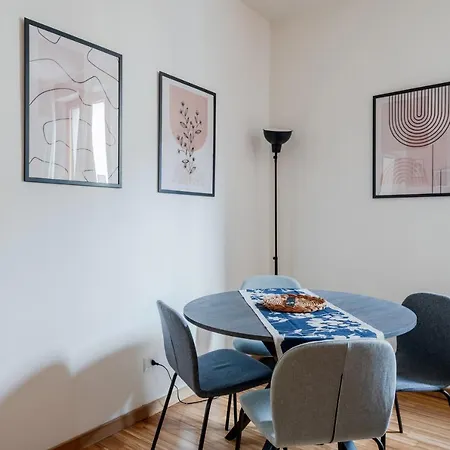 Apartment Santa Croce - Chic Retreat In The Heart Of