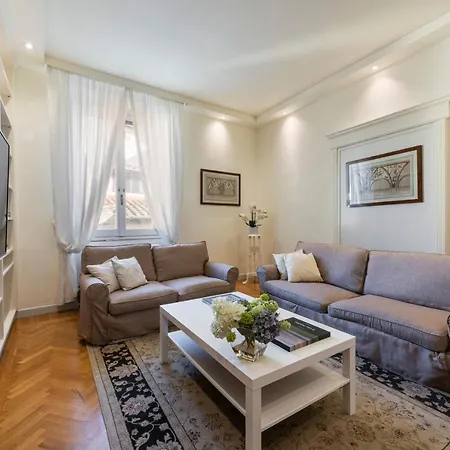 Luxury Signoria By Mmega Apartment Florence