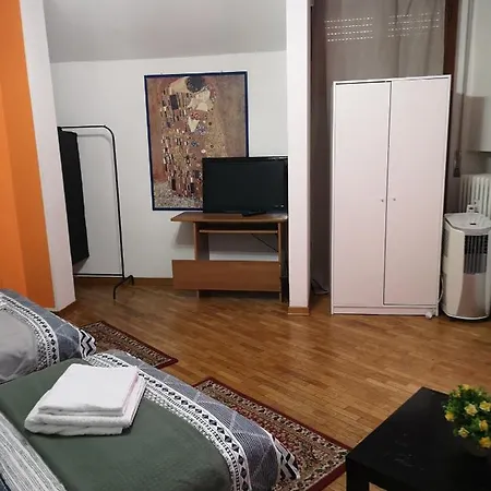 Inn 21 *