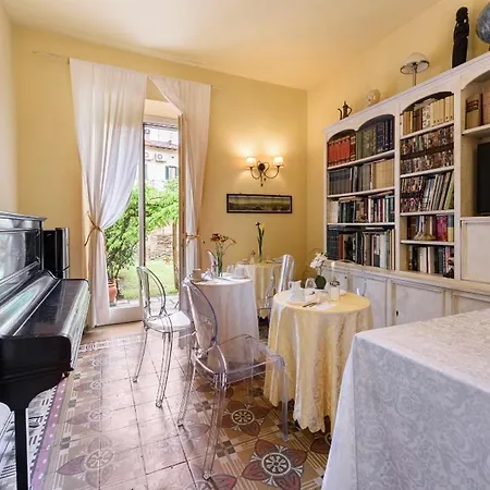 Casa Rossa Florenz