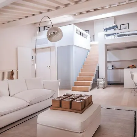 Modern Loft 2pax- Ponte Vecchio 아파트