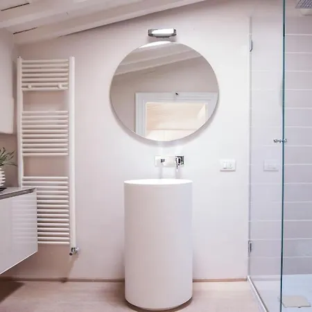 아파트 Modern Loft 2pax- Ponte Vecchio