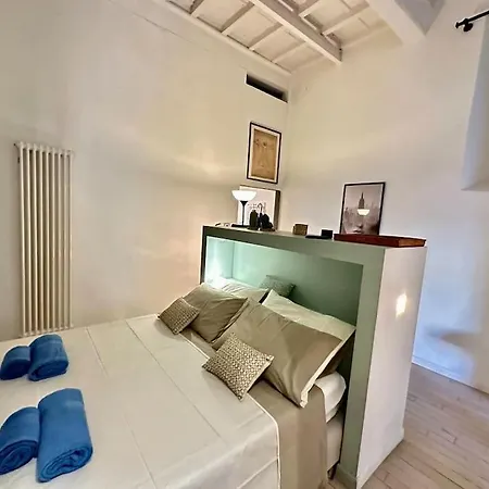 Apartment Near Ponte Vecchio: Luxury Flat *