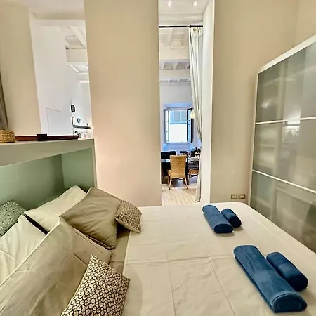 Near Ponte Vecchio: Luxury Flat Florence