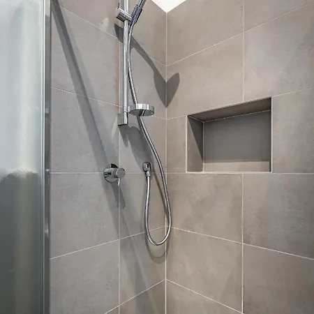 Apartment Yid Comfortable With Lift Florence