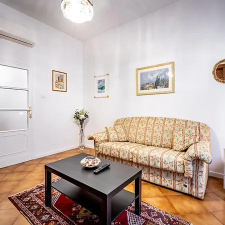 Yid Comfortable With Lift Florencia