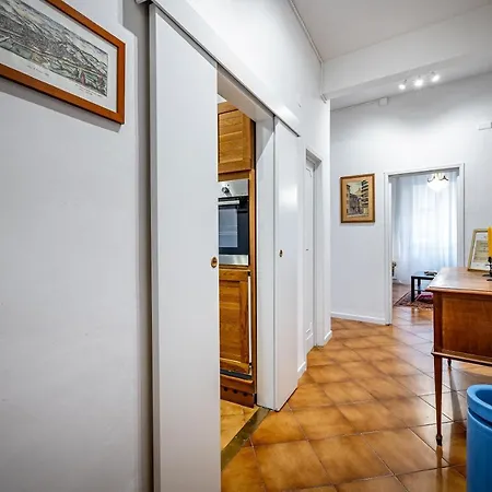 Yid Comfortable With Lift Apartamento