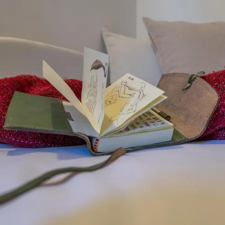 Bright Santa Croce Apartment Florence