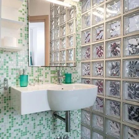 Unyca - Charming Cozy Retreat -