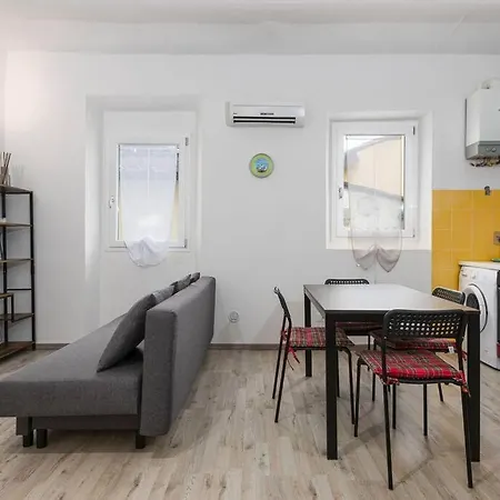Apartment Unyca - Charming Cozy Retreat - *