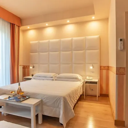 Jane Hotel 3*