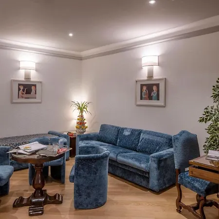 Rivoli Boutique Отель