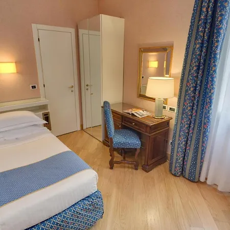 Rivoli Boutique 4* Флоренция
