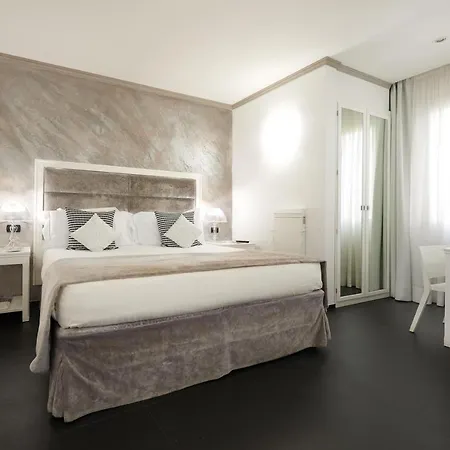 Отель Rivoli Boutique 4*