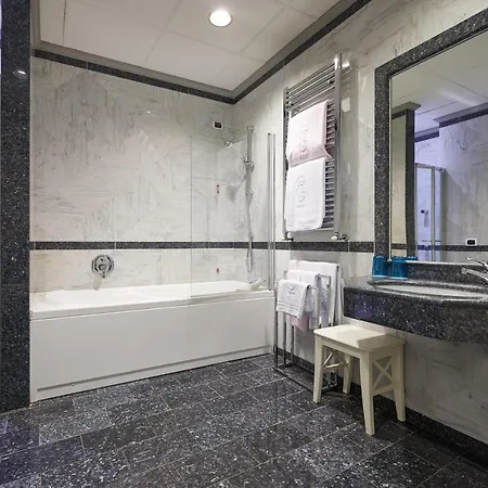 Rivoli Boutique 4*