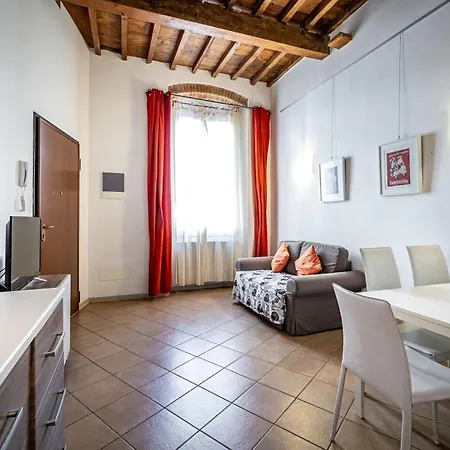 Roommo Beccaria * Florence