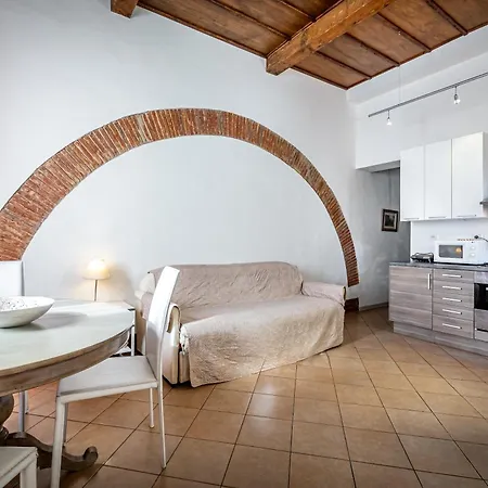 Roommo Beccaria Apartment Florence