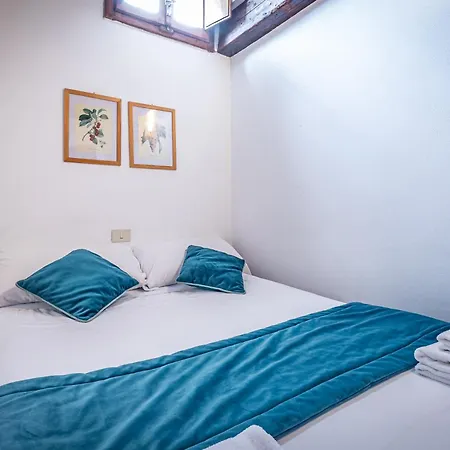 Roommo Oltrarno Apartment *