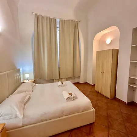 A Due Passi Dall'accademia Apartman *
