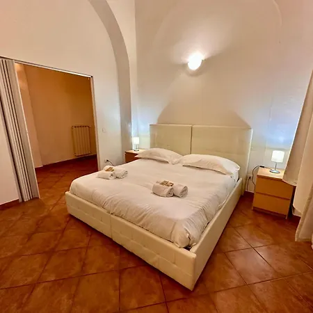 A Due Passi Dall'accademia Apartman