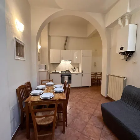 Apartman A Due Passi Dall'accademia