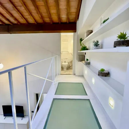 Renascentia In - Adults Only 2* Florencie