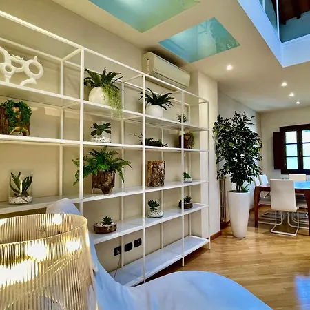 Renascentia In - Adults Only 2* Florencie