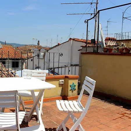Roommo Oltrarno Apartment