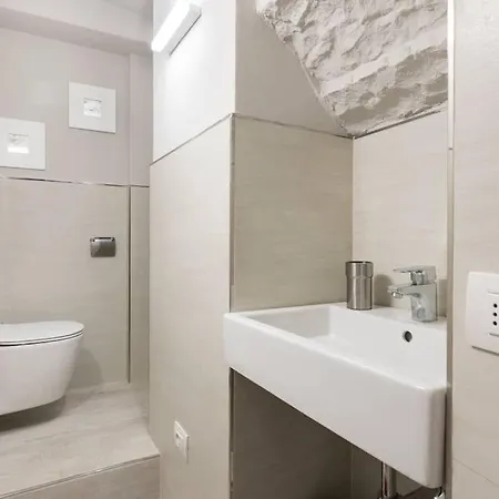 Keys Of Italy - Sreparata 24 Small - Cozy Nest Looks For Solo Traveller Apartment *