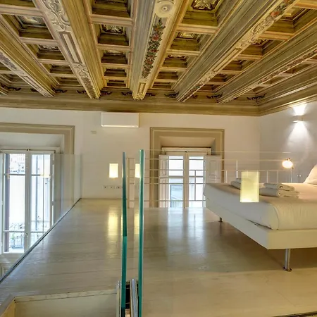 Gold Apartment