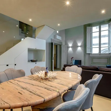 Gold Apartment