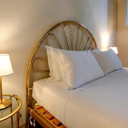 Gold Apartment *