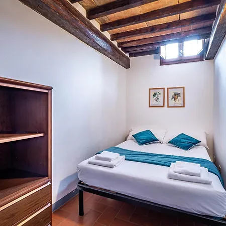 Apartment Roommo Oltrarno Florenz