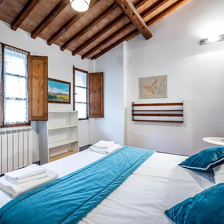 Roommo Oltrarno *