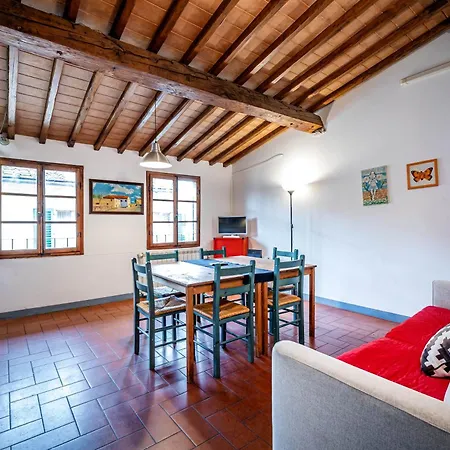 Roommo Oltrarno Apartment