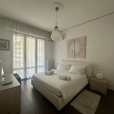 Modern River House Apartment Florence