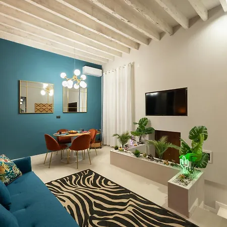 Apartment Via San Gallo 123 - Charming - Jungle House In Center *
