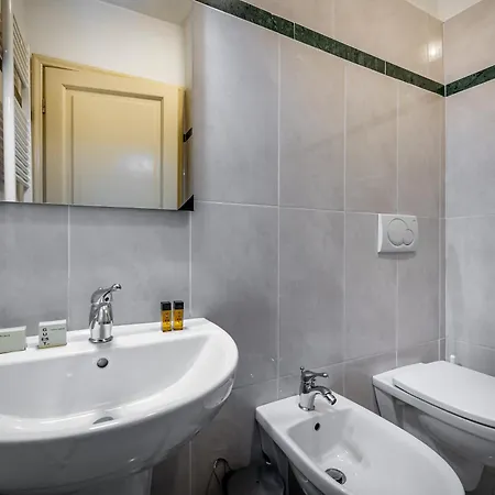 Yid Agnolo Three Bedroom In Appartamento