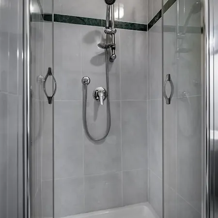 Yid Agnolo Three Bedroom In