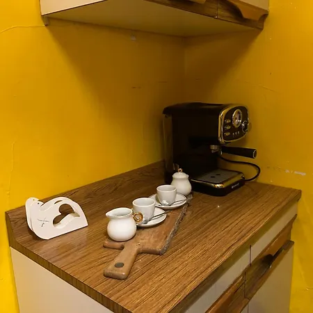 Amarelo House Apartment *