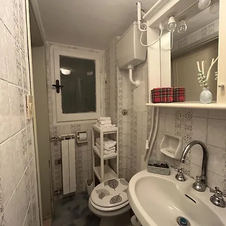 Il Segreto Di Via Laura - House In