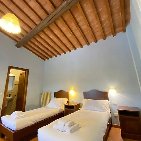 Casale Dei Cento Acri Bed & Breakfast 2*