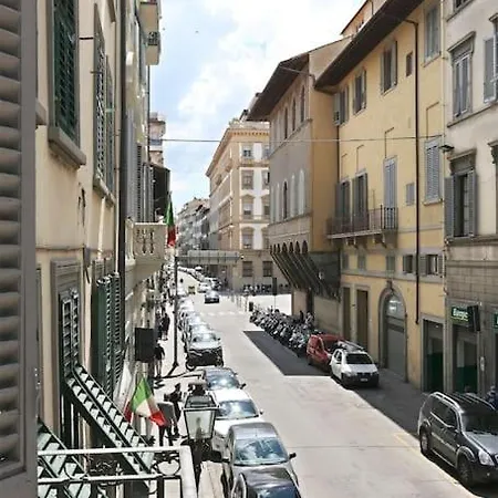 Borgognissanti 6