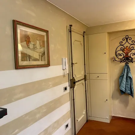 Apartment Borgo San Jacopo 8 Florence