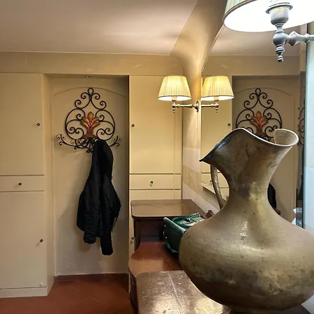 Apartment Borgo San Jacopo 8 Florence