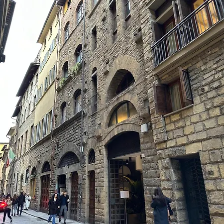 Apartment Borgo San Jacopo 8 *