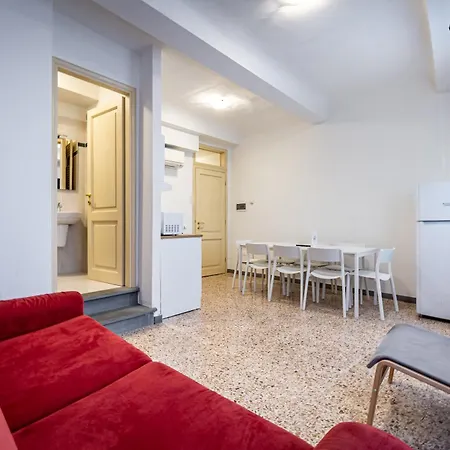 Yid Agnolo Three Bedroom In Appartamento