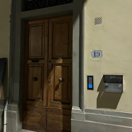 Amarelo House * Florence