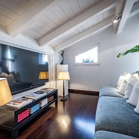 Ungherese Small Luxury